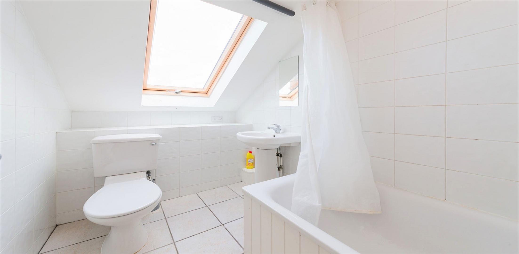 			3 Bedroom, 1 bath, 1 reception Flat			 Minster Road , KILBURN 